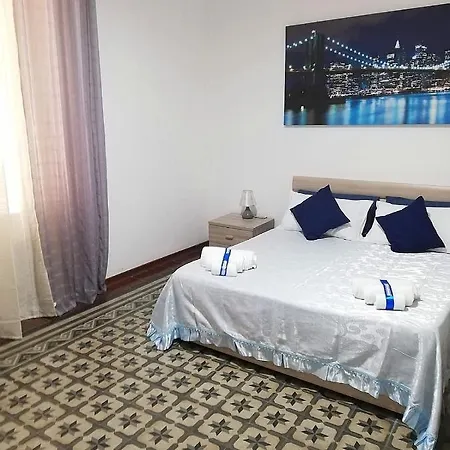 לינה וארוחת בוקר Orchidea 3*